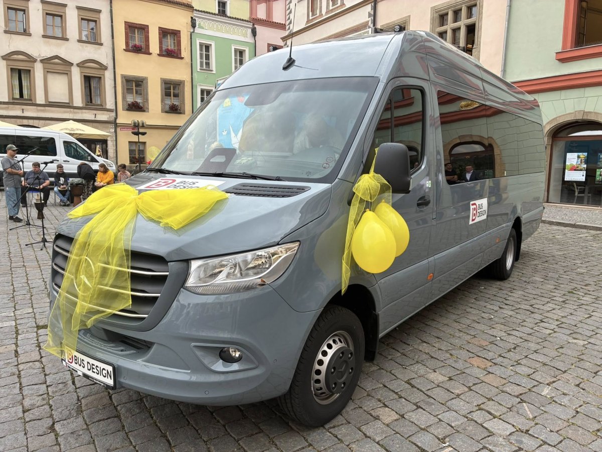 I my jsme přispěli na nový svozový autobus pardubické školy SVÍTÁNÍ