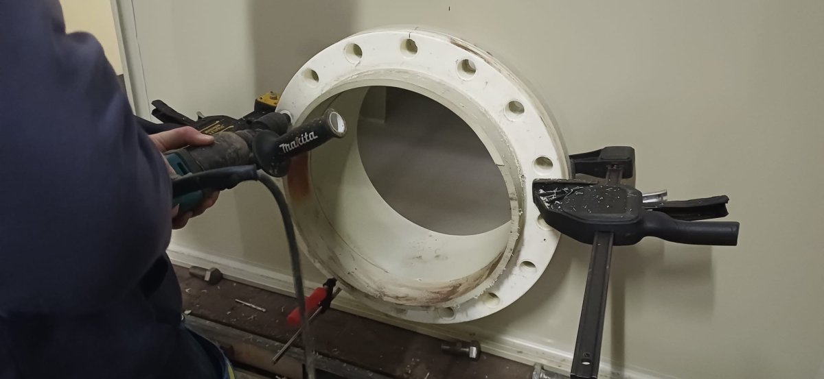 Nádrž pro výměník a stripovací věž do Nymburka